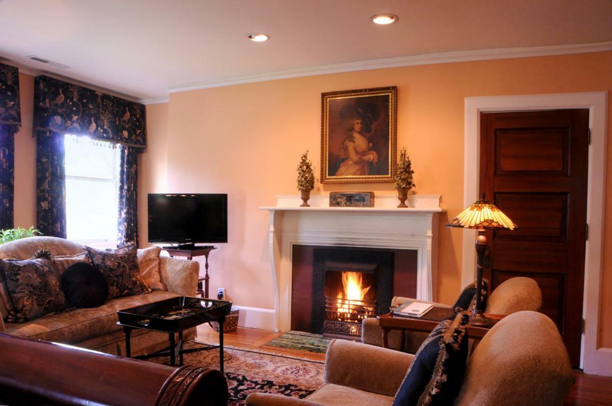 Black Walnut B&B Inn Asheville Exterior photo